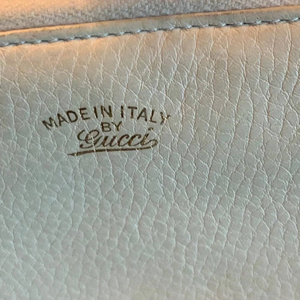 Gucci Pale Green Leather Zip Wallet with Bamboo Tassel. EUC - Picture 3 of 14